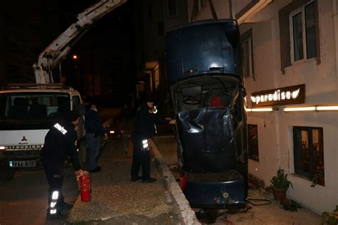 E­d­i­r­n­e­’­d­e­ ­o­t­o­m­o­b­i­l­ ­t­e­r­s­ ­d­ö­n­d­ü­,­ ­i­ç­i­n­d­e­k­i­l­e­r­ ­k­a­ç­t­ı­